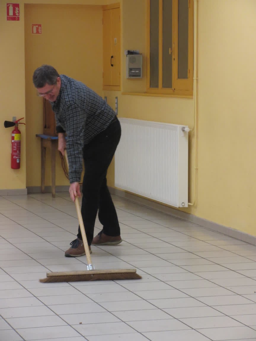 Le balai ne faisait pas partie du lot gagnant